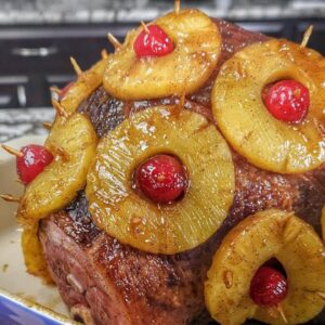 How to Make Classic Pineapple and Honey Glazed Ham at Home