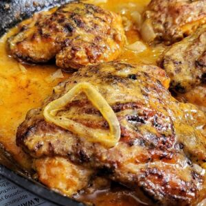How to Make the Most Mouthwatering Smothered Chicken EVER!