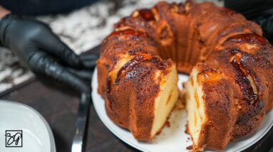 Easy Peach Cobbler Pound Cake Recipe